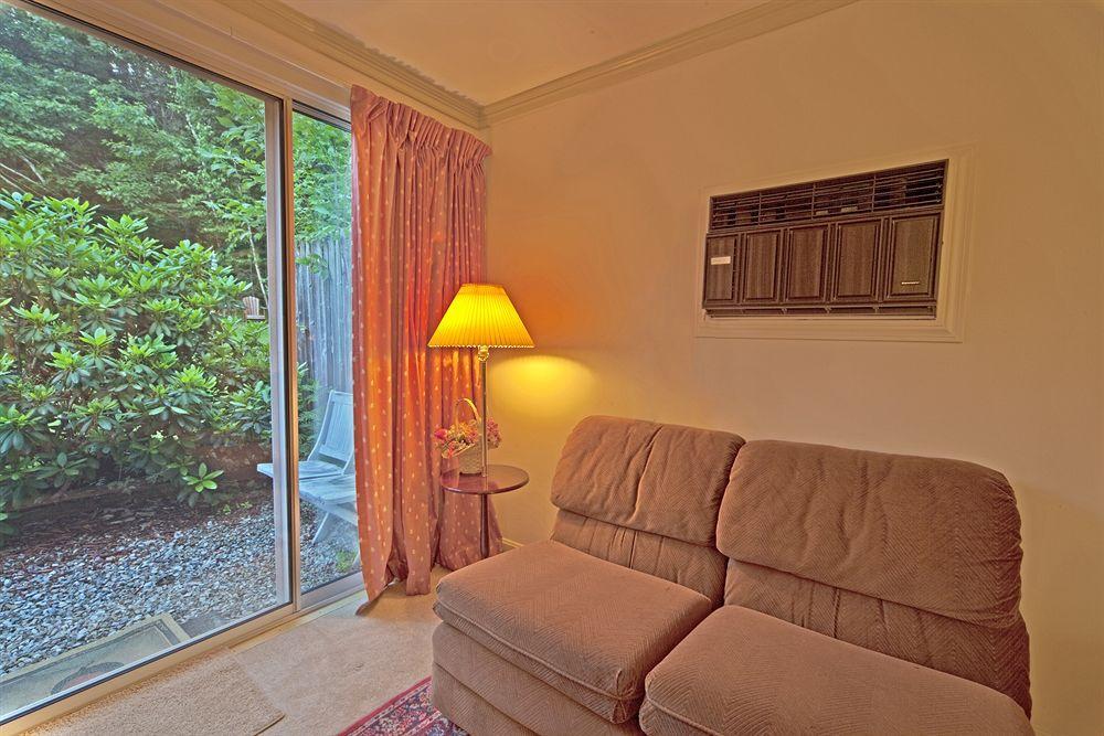 Governor'S Rock Motel Shaftsbury Zewnętrze zdjęcie